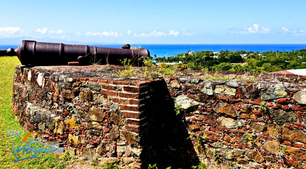 vieques-attractions-fortin-puerto-rico-cannon